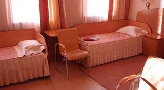 Гостиница Вега Иркутск Односпальная кровать в общем номере с 3 кроватями-3