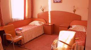 Гостиница Вега Иркутск Односпальная кровать в общем номере с 3 кроватями-7